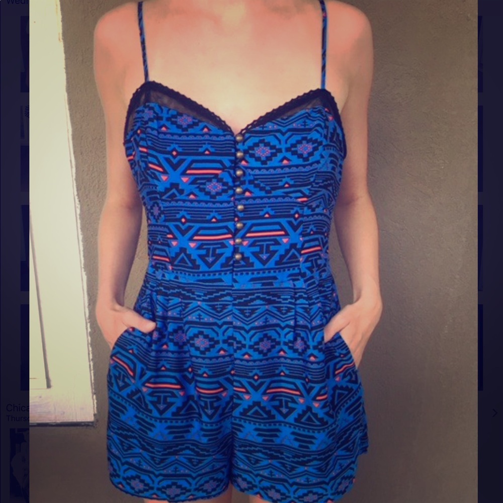 ☀️Forever 21 patterned blue short romper